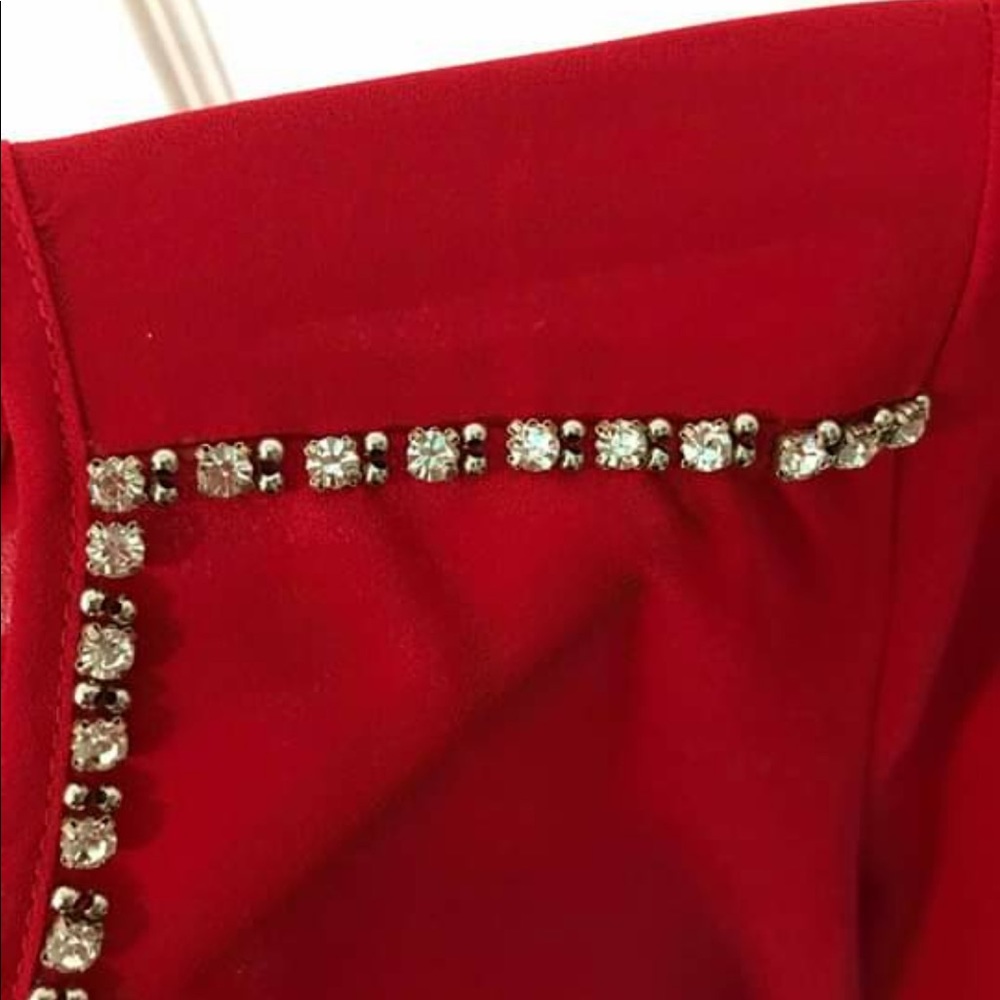 Red blouse - Picture 3 of 4